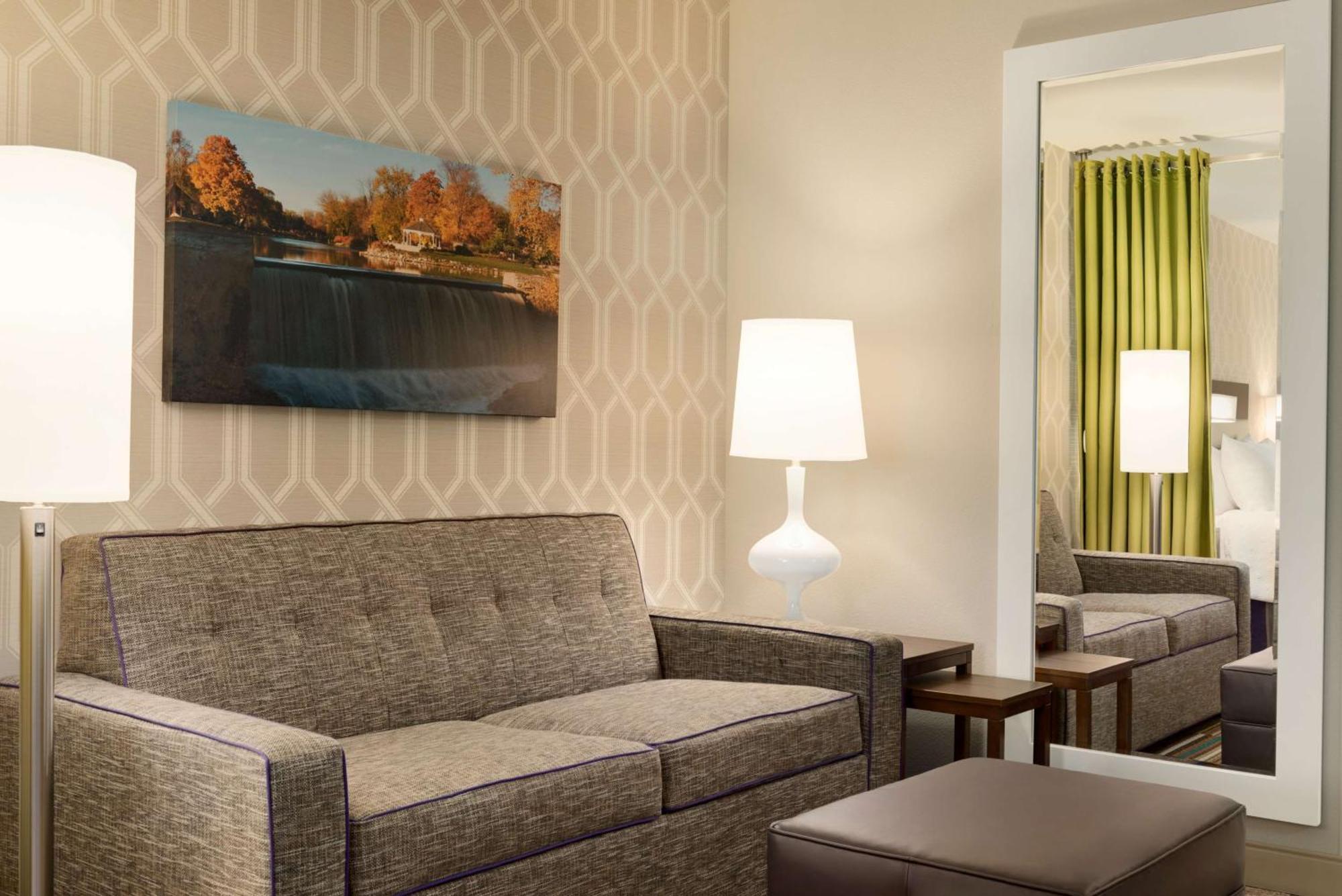 Home2 Suites By Hilton Menomonee Falls Milwaukee Exterior photo