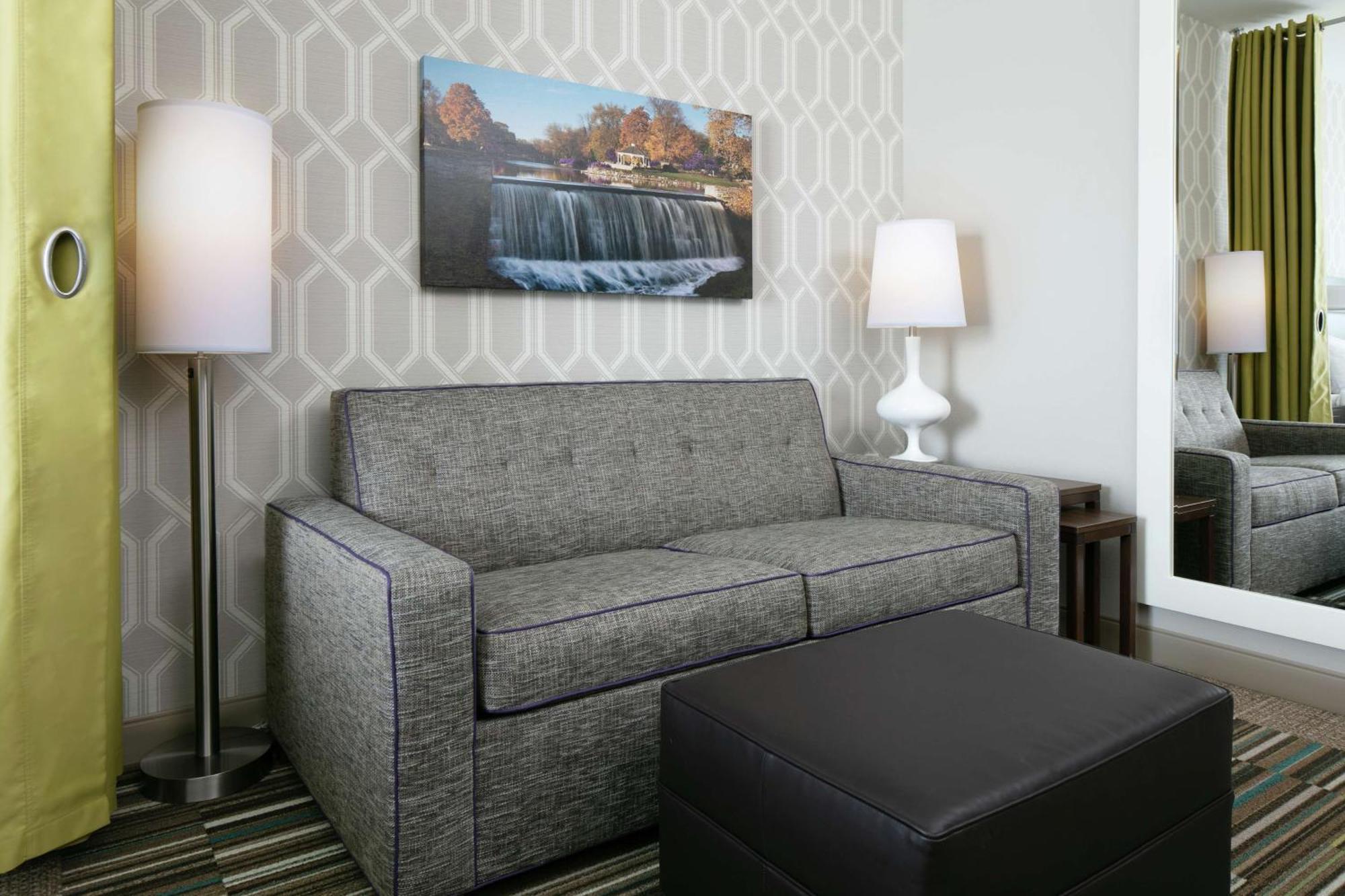 Home2 Suites By Hilton Menomonee Falls Milwaukee Exterior photo