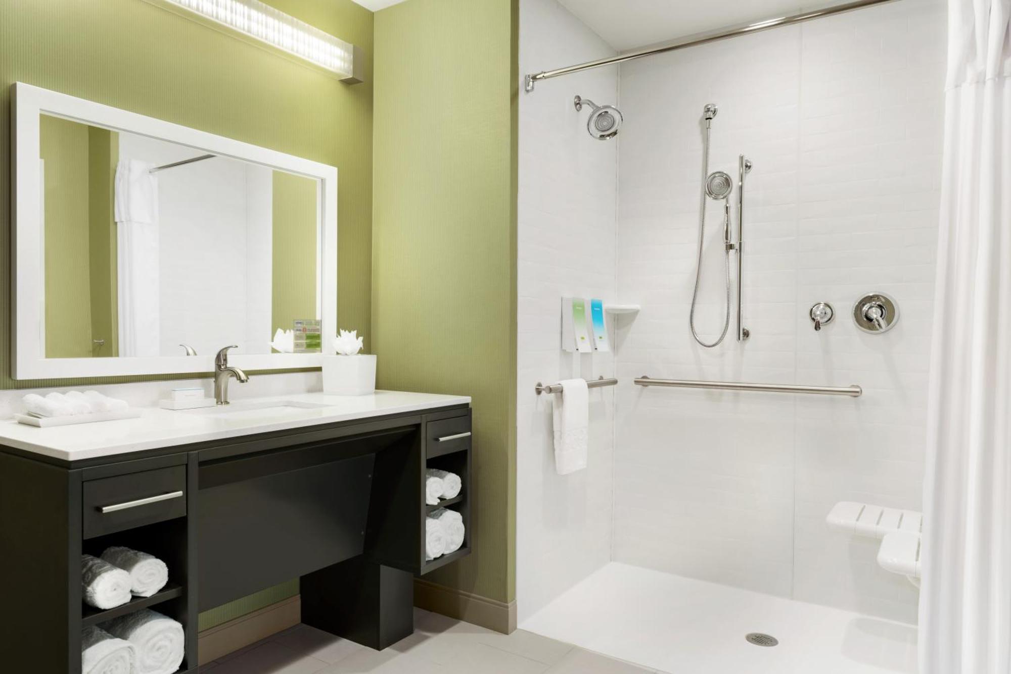 Home2 Suites By Hilton Menomonee Falls Milwaukee Exterior photo